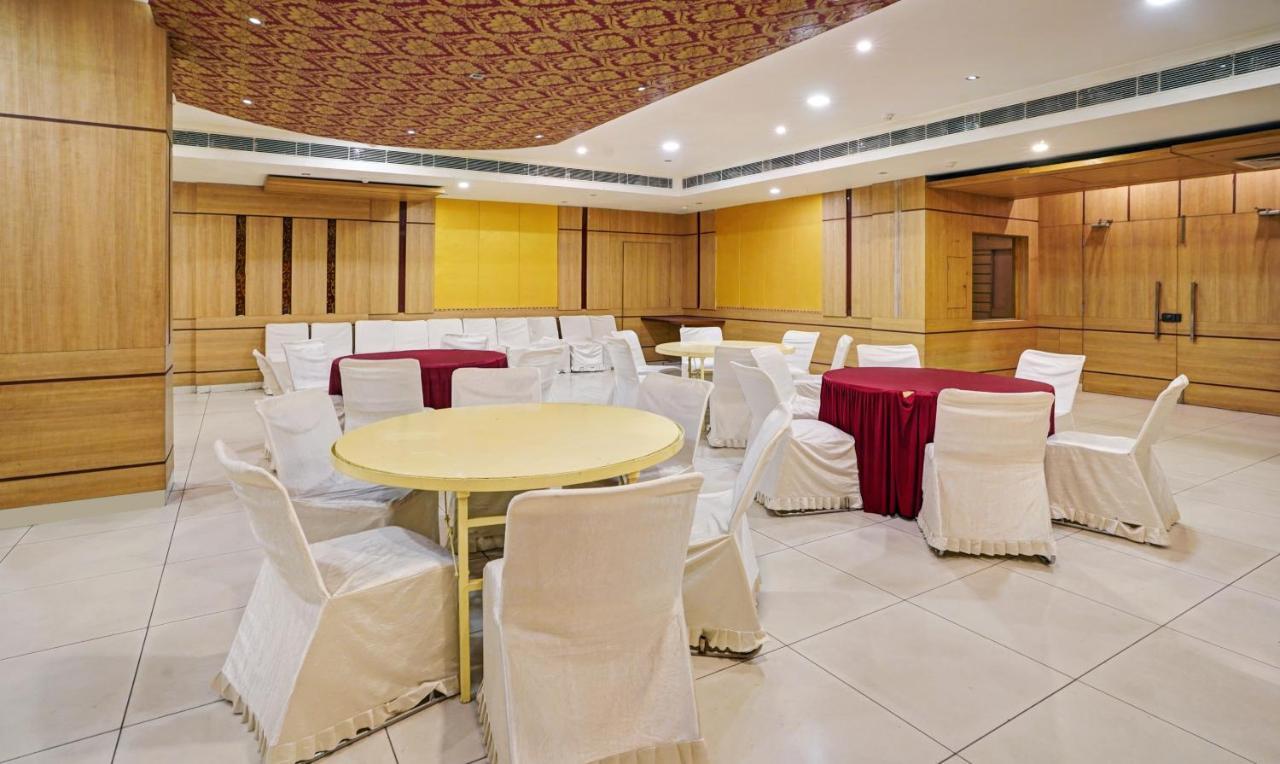Treebo The Royal Cm, 4 Km From City Palace Jaipur Exterior foto