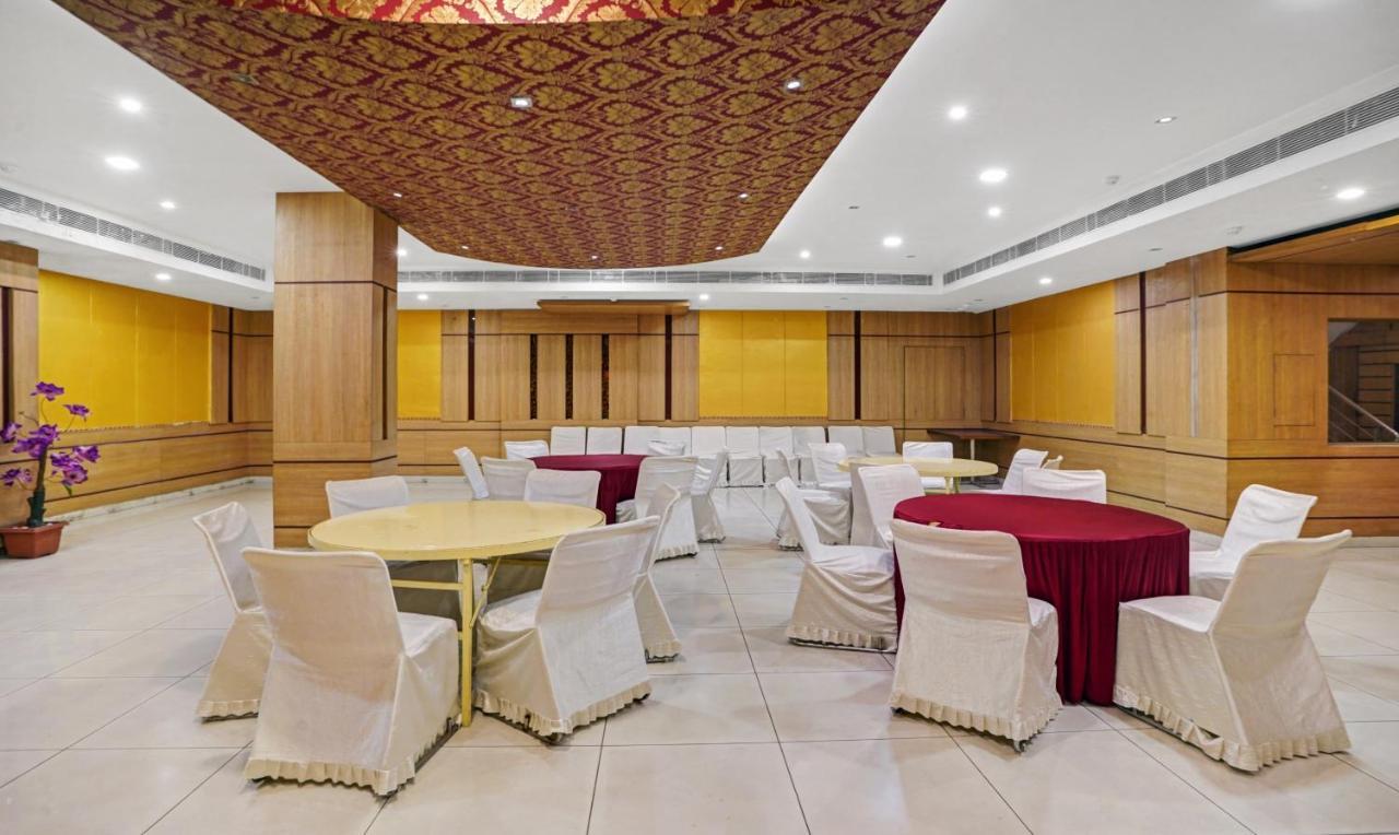 Treebo The Royal Cm, 4 Km From City Palace Jaipur Exterior foto